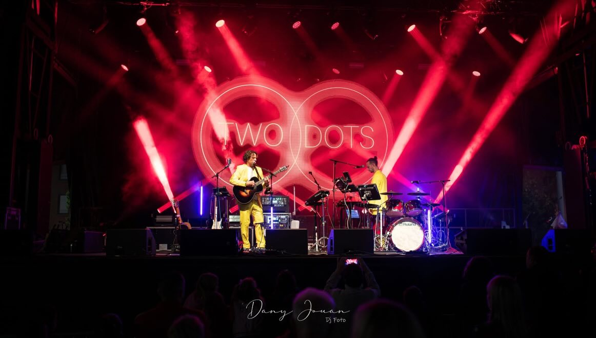 two dots - Cover band